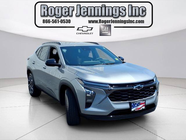 Used 2024 Chevrolet Trax RS w/ Sunroof Package FWD image 6