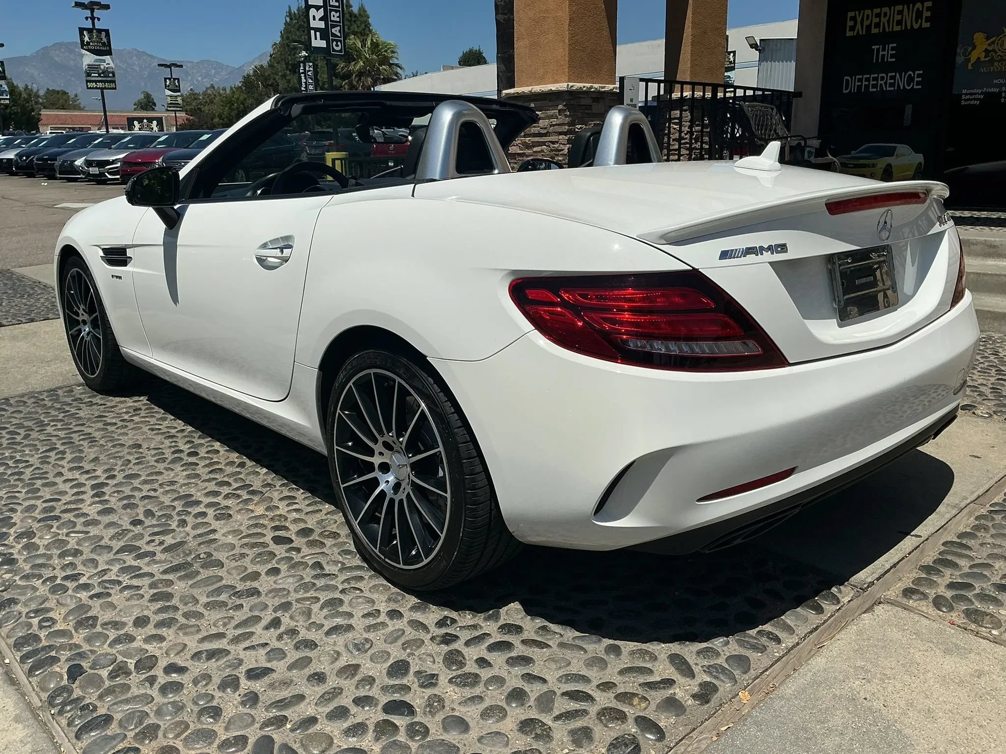 Used 2017 Mercedes-Benz SLC 43 AMG image 9