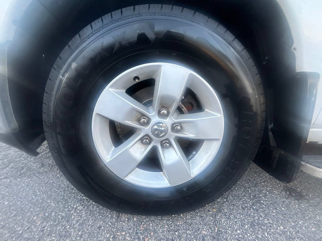 Used 2016 RAM 1500 Classic SLT RWD image 23