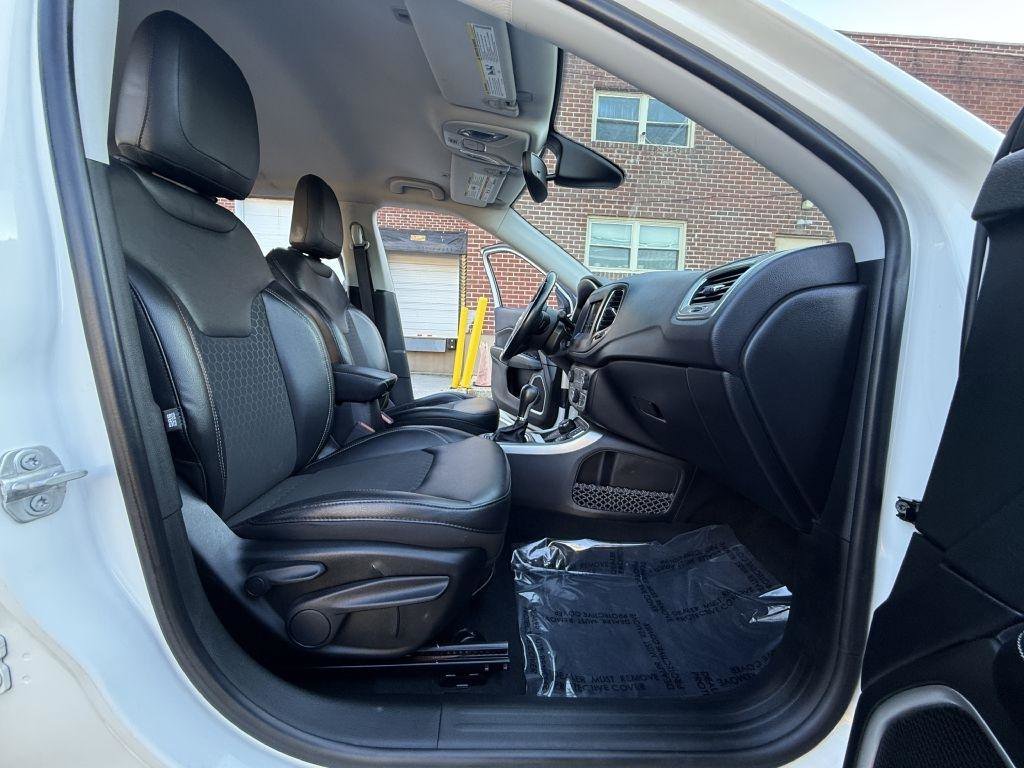 Used 2018 Jeep Compass Latitude w/ Popular Equipment Group AWD/4WD image 18
