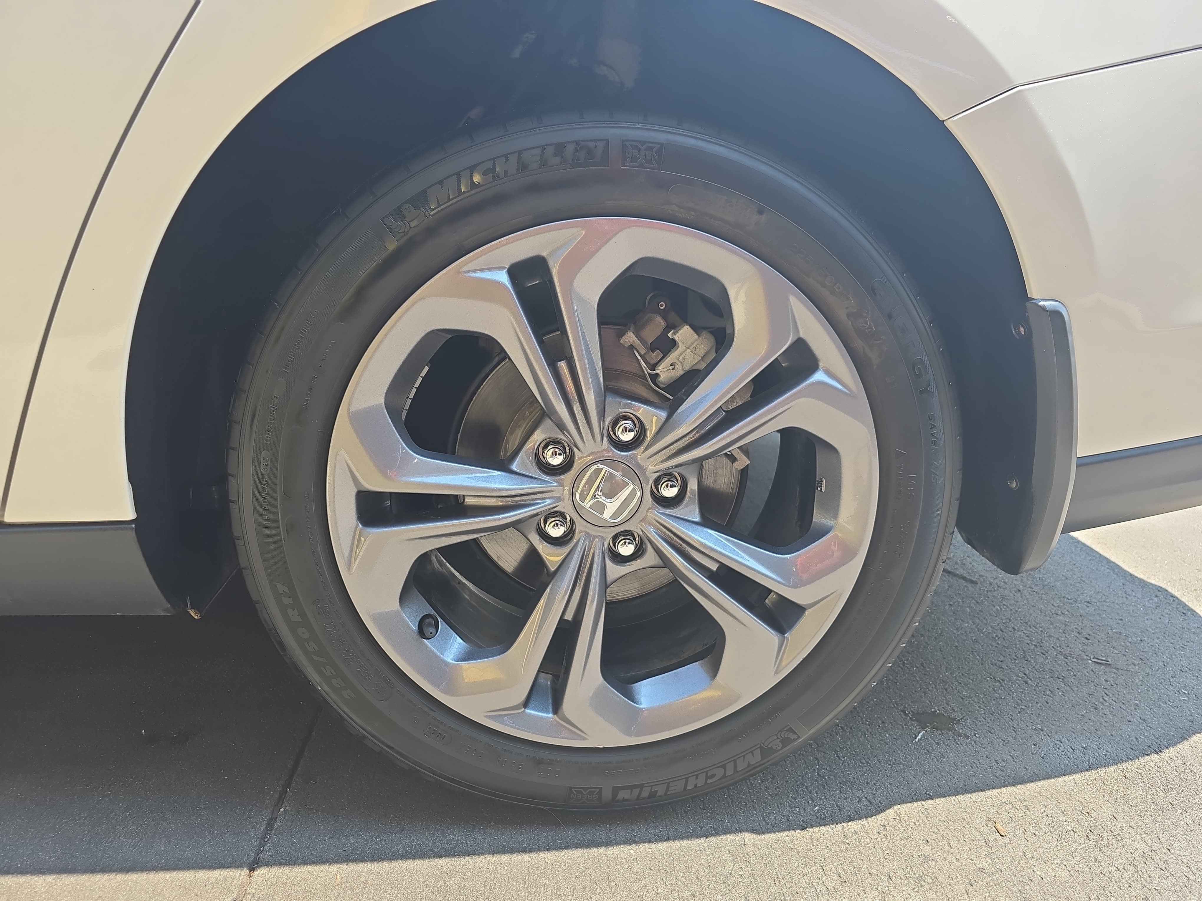 Used 2023 Honda Accord EX image 32