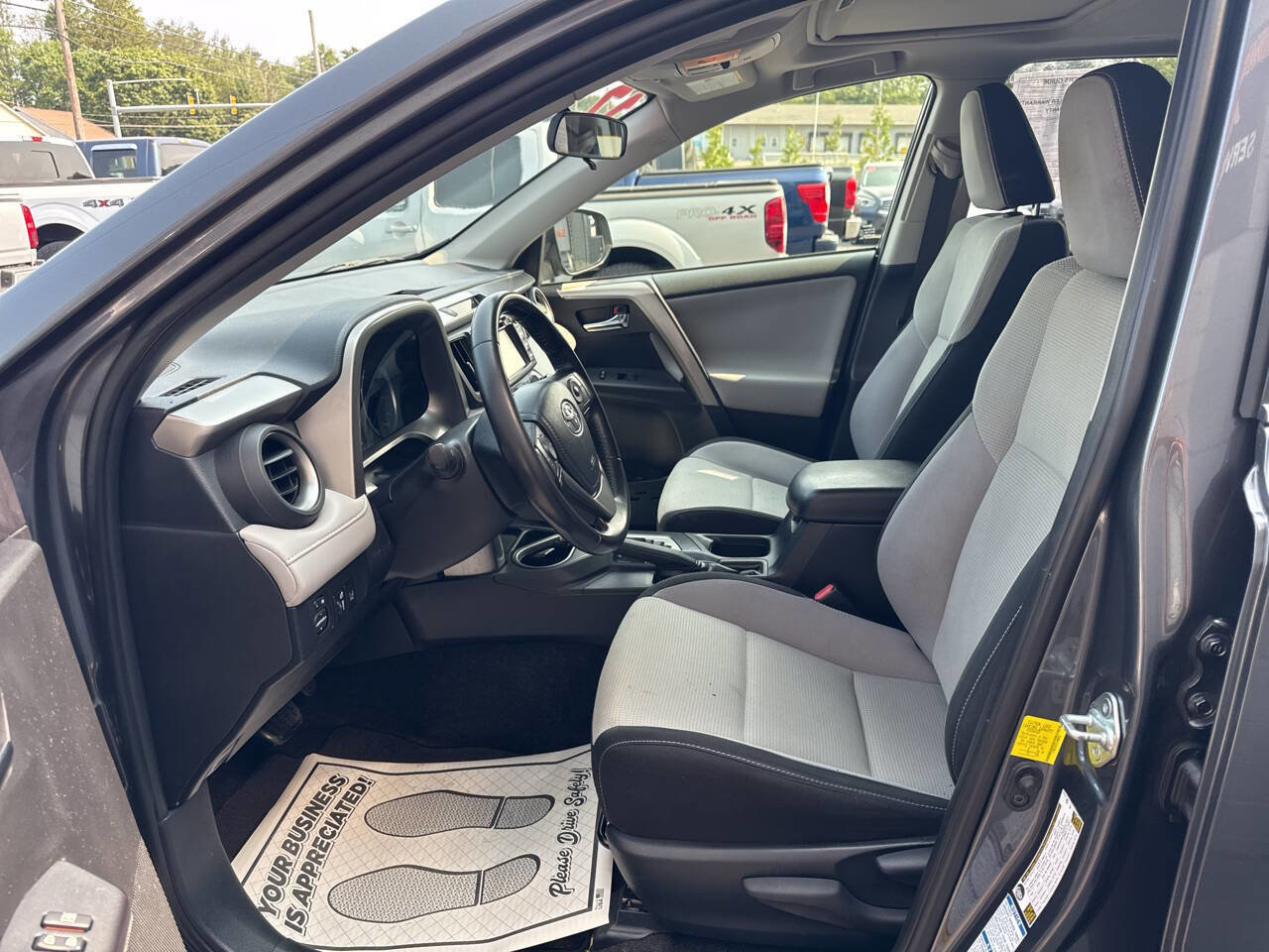 Used 2017 Toyota RAV4 XLE w/ Carpet Mat Package image 15