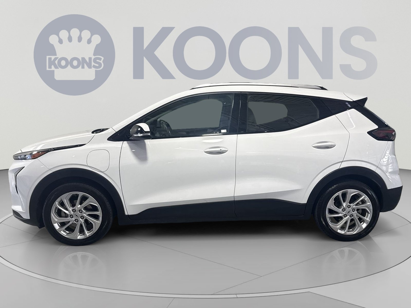 Used 2023 Chevrolet Bolt EUV LT w/ Comfort Package FWD image 7