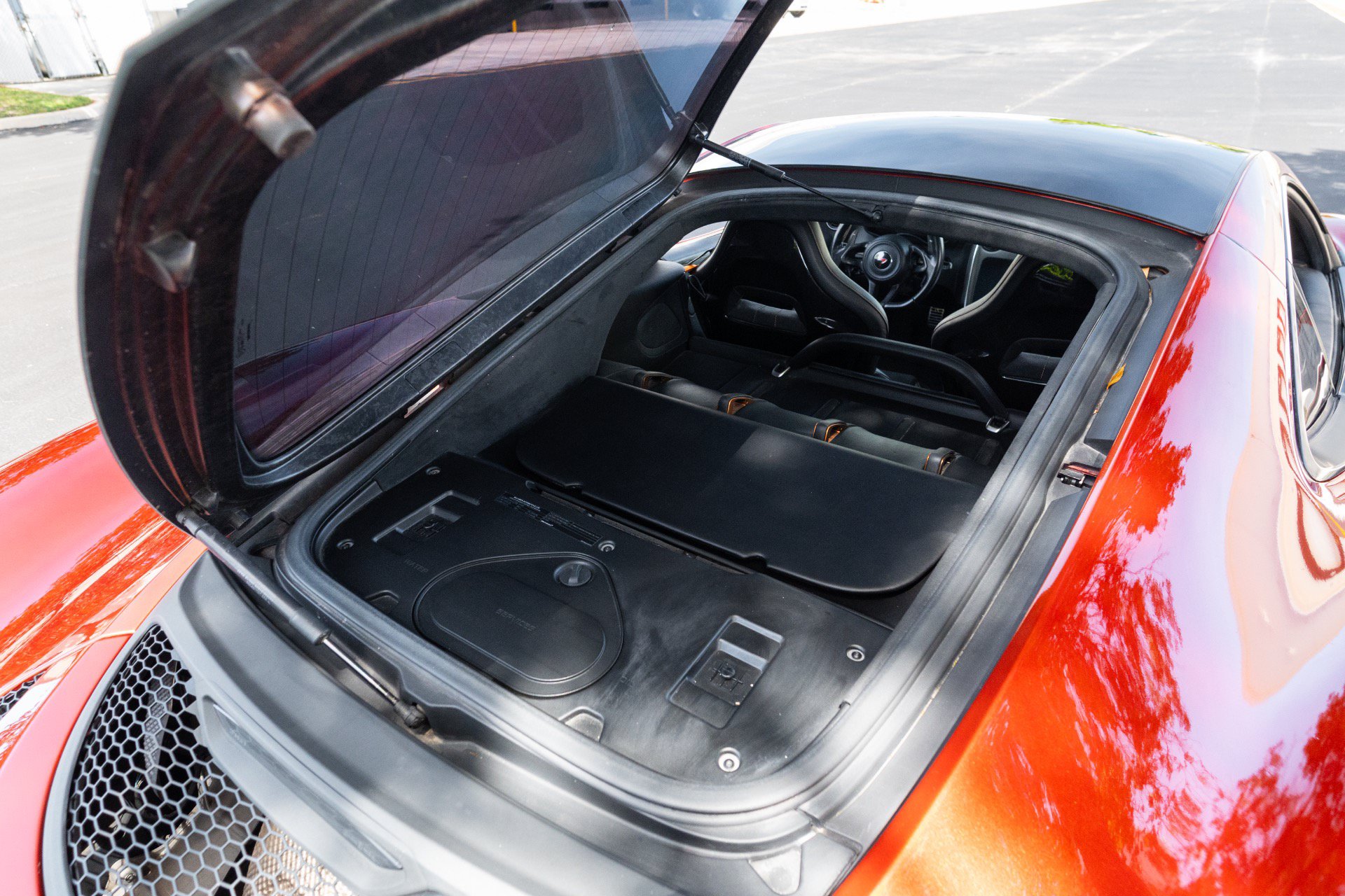 Used 2018 McLaren 570S RWD image 52