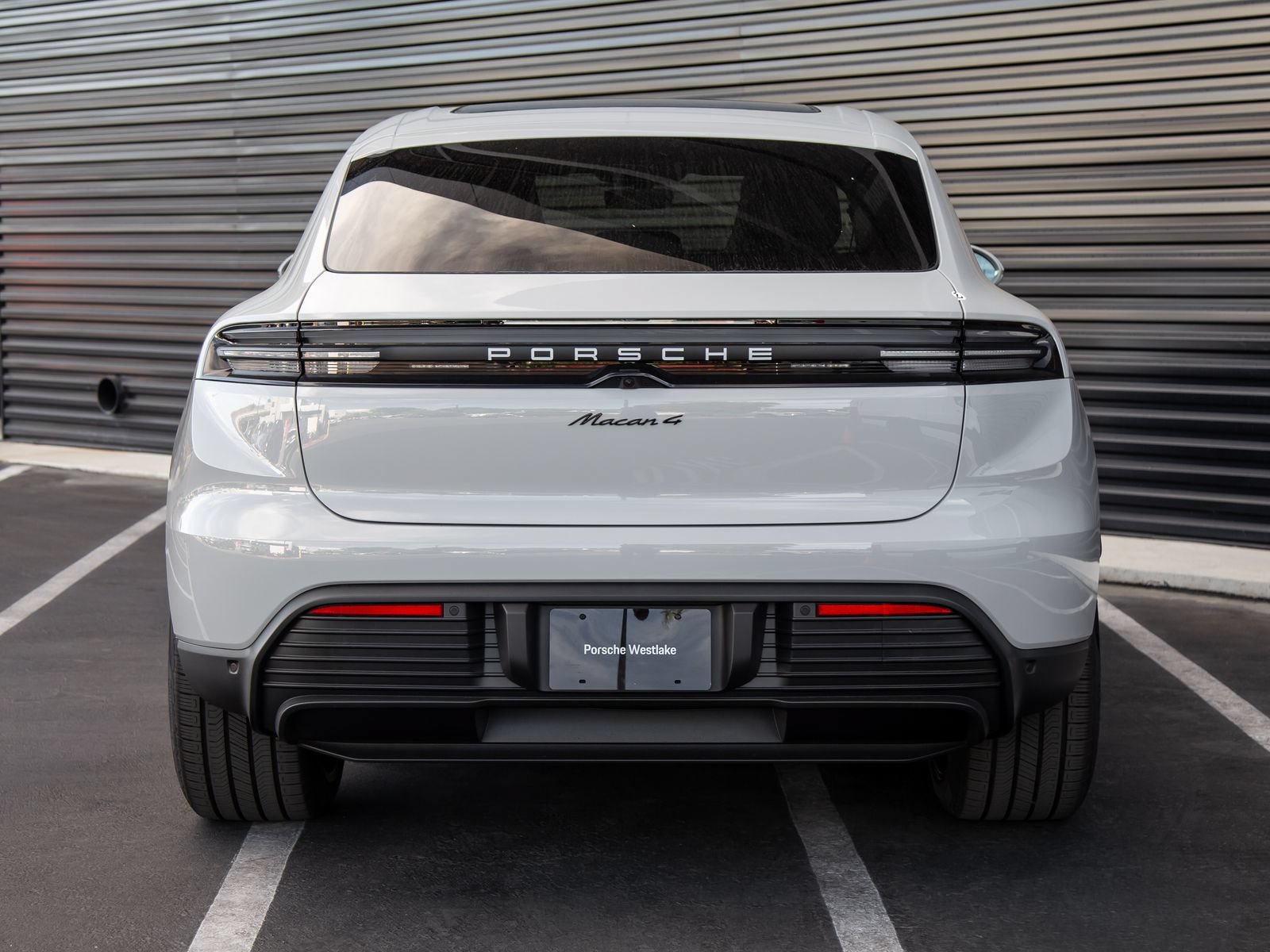 New 2026 Porsche Macan 4 Electric AWD/4WD image 6
