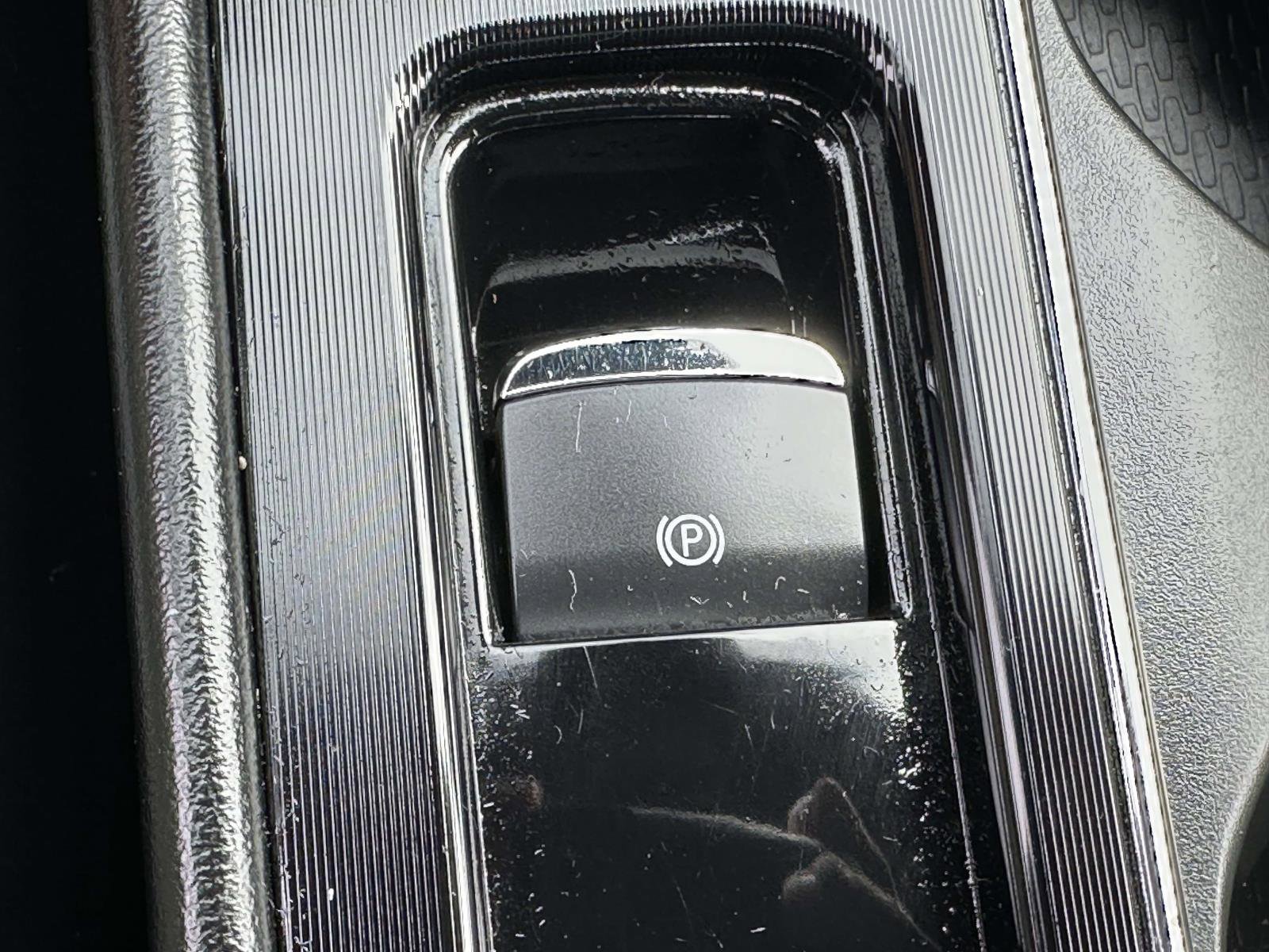 Used 2022 Lincoln Corsair Reserve w/ Equipment Group 201A image 26