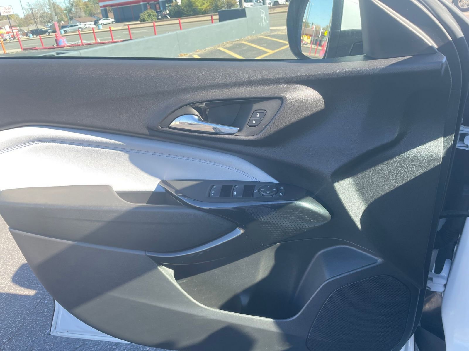 Used 2025 Chevrolet Trax LT image 20