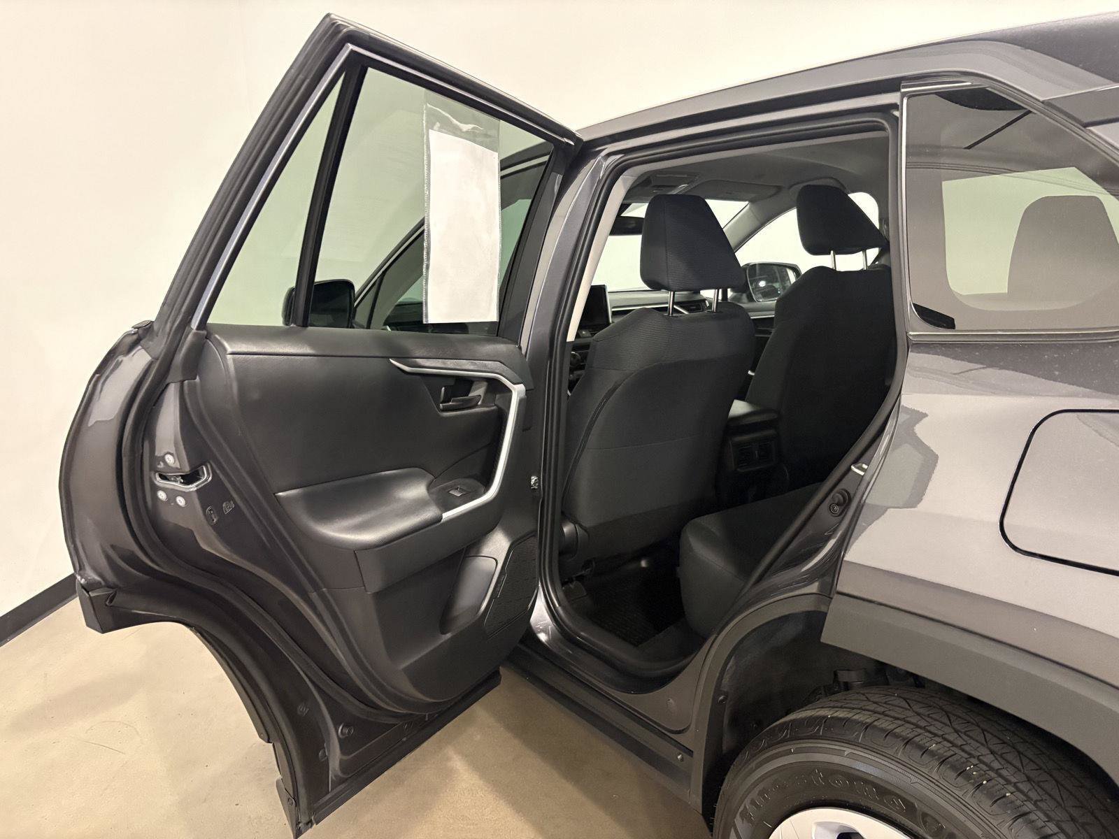 Used 2023 Toyota RAV4 LE AWD/4WD image 26
