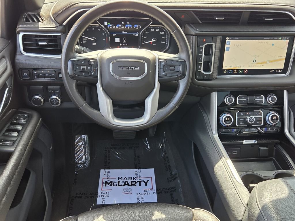 Used 2021 GMC Yukon XL Denali w/ Denali Premium Package image 11