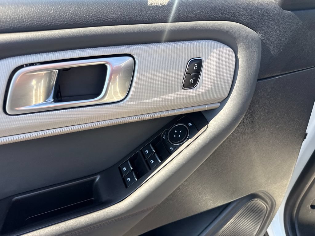 Used 2026 Ford Explorer Active RWD image 30