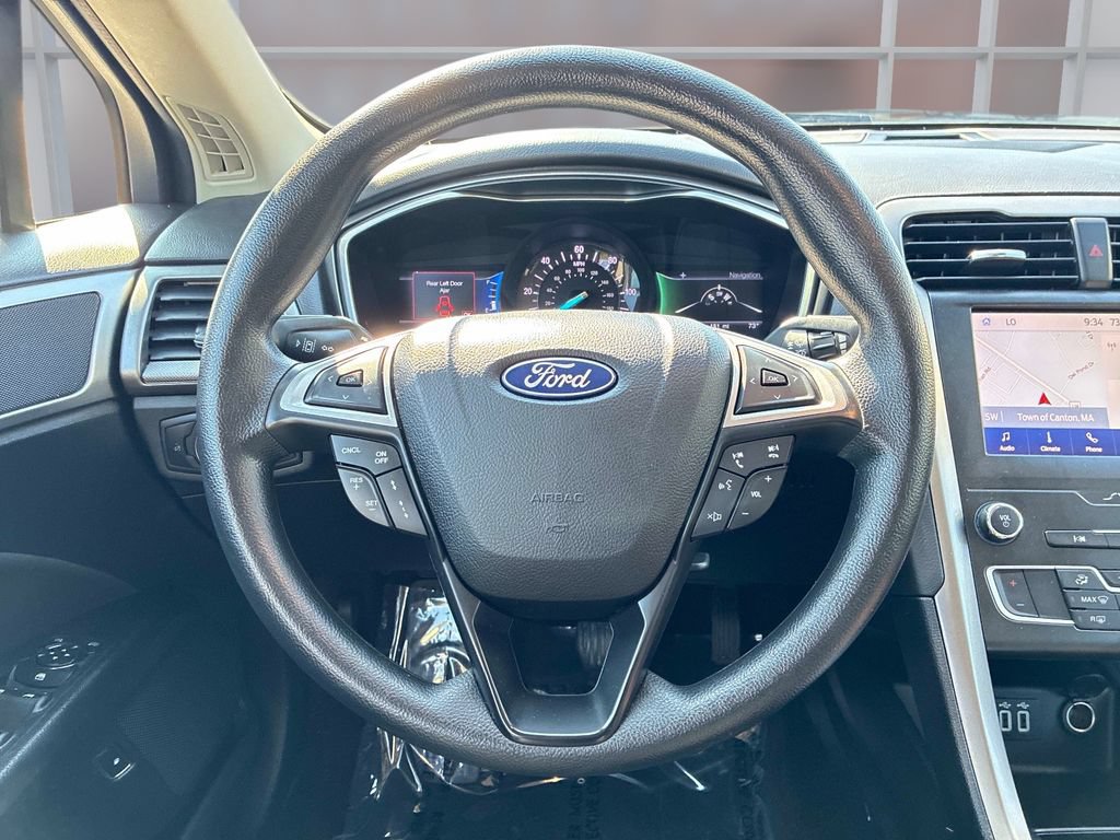 Used 2020 Ford Fusion SE FWD image 26