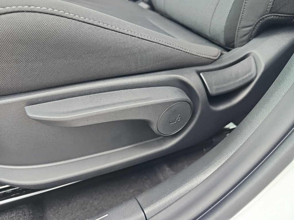 New 2026 Hyundai Elantra SE FWD image 14