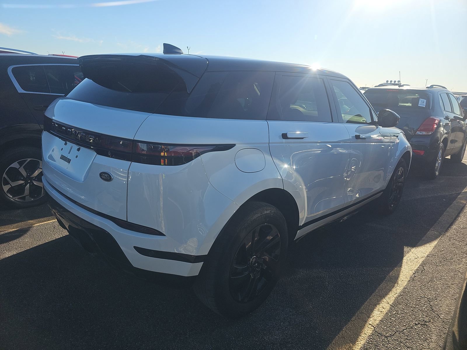 Used 2022 Land Rover Range Rover Evoque R-Dynamic S image 6