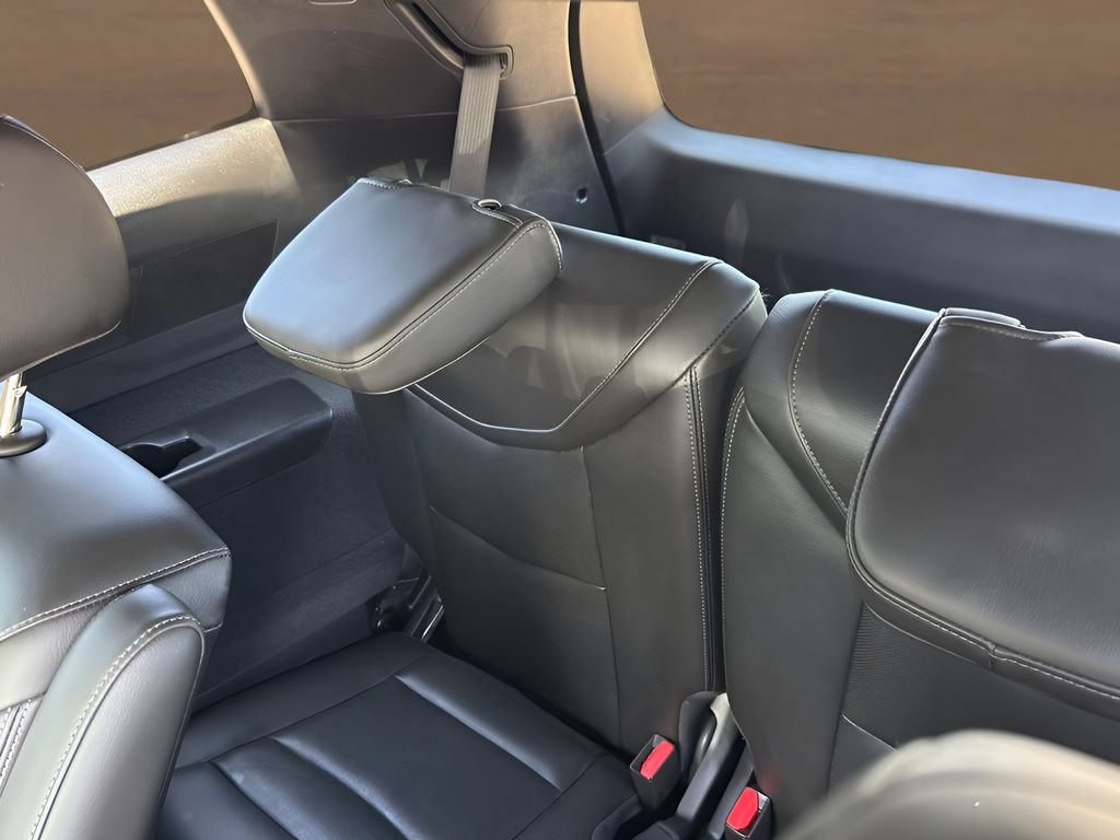 Certified 2025 Cadillac XT6 Premium Luxury FWD image 29