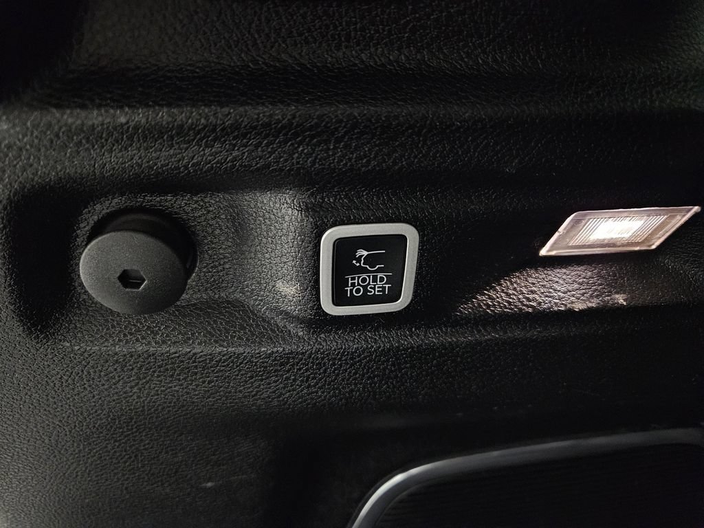 Used 2021 Jeep Grand Cherokee L Limited RWD image 34