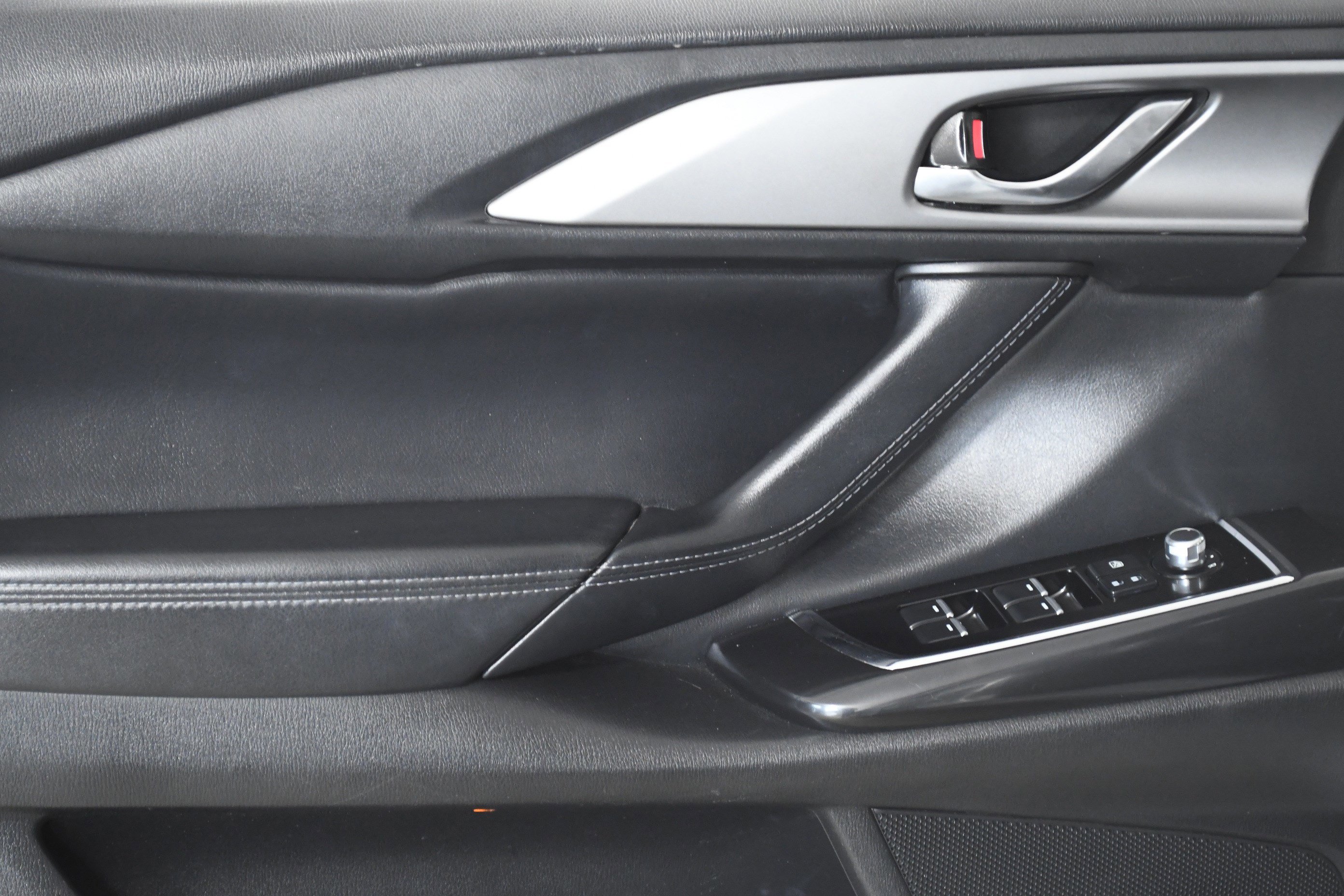 Used 2018 MAZDA CX-9 Touring image 21