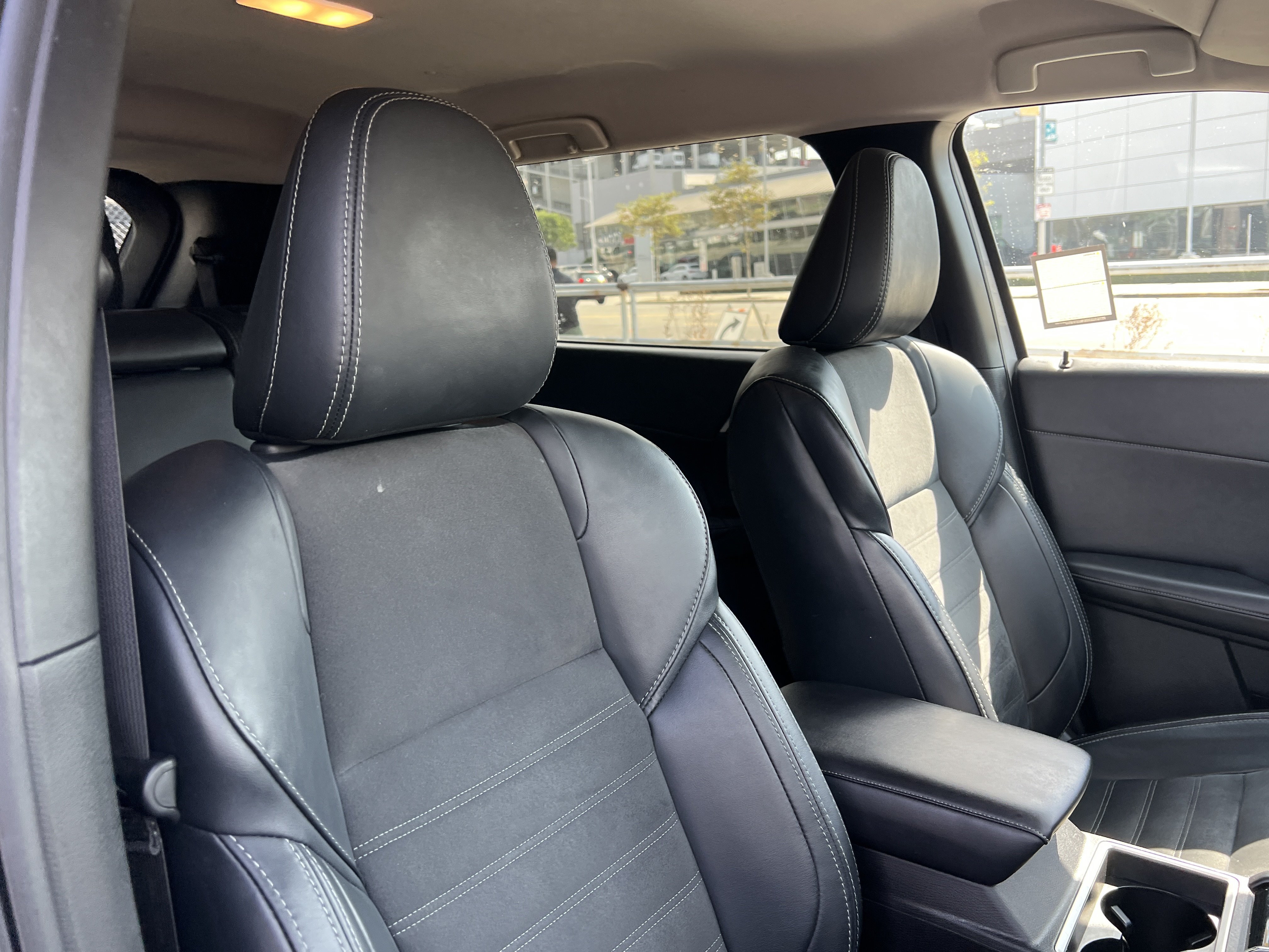 Used 2024 Mitsubishi Outlander SE FWD image 15