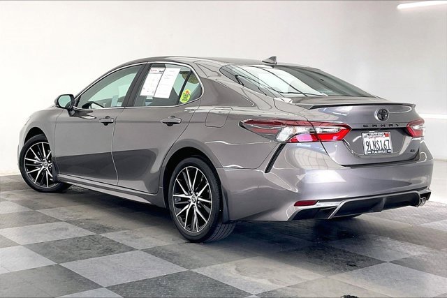 Used 2024 Toyota Camry SE image 10
