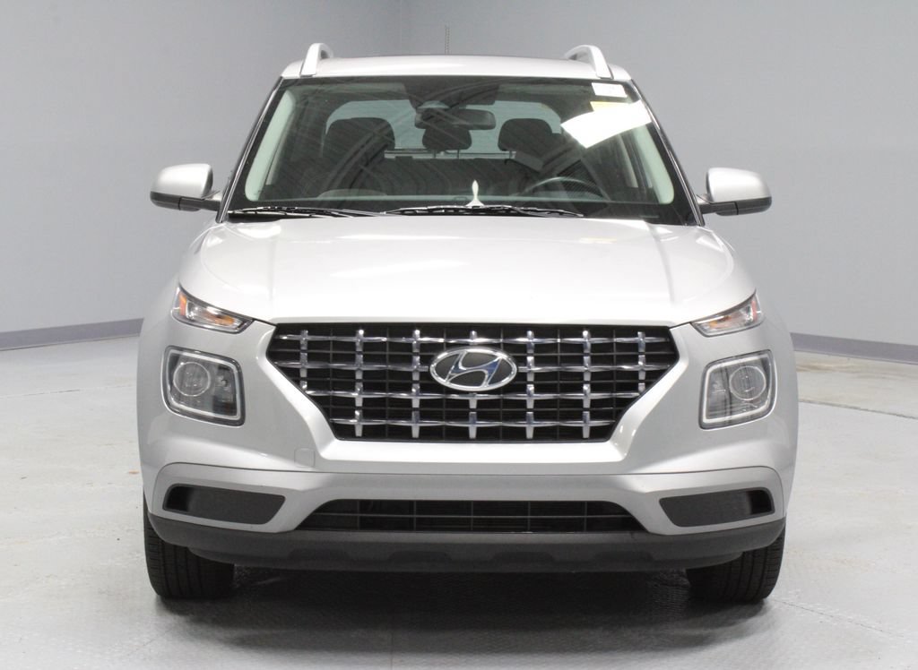 Used 2023 Hyundai Venue SEL FWD image 5