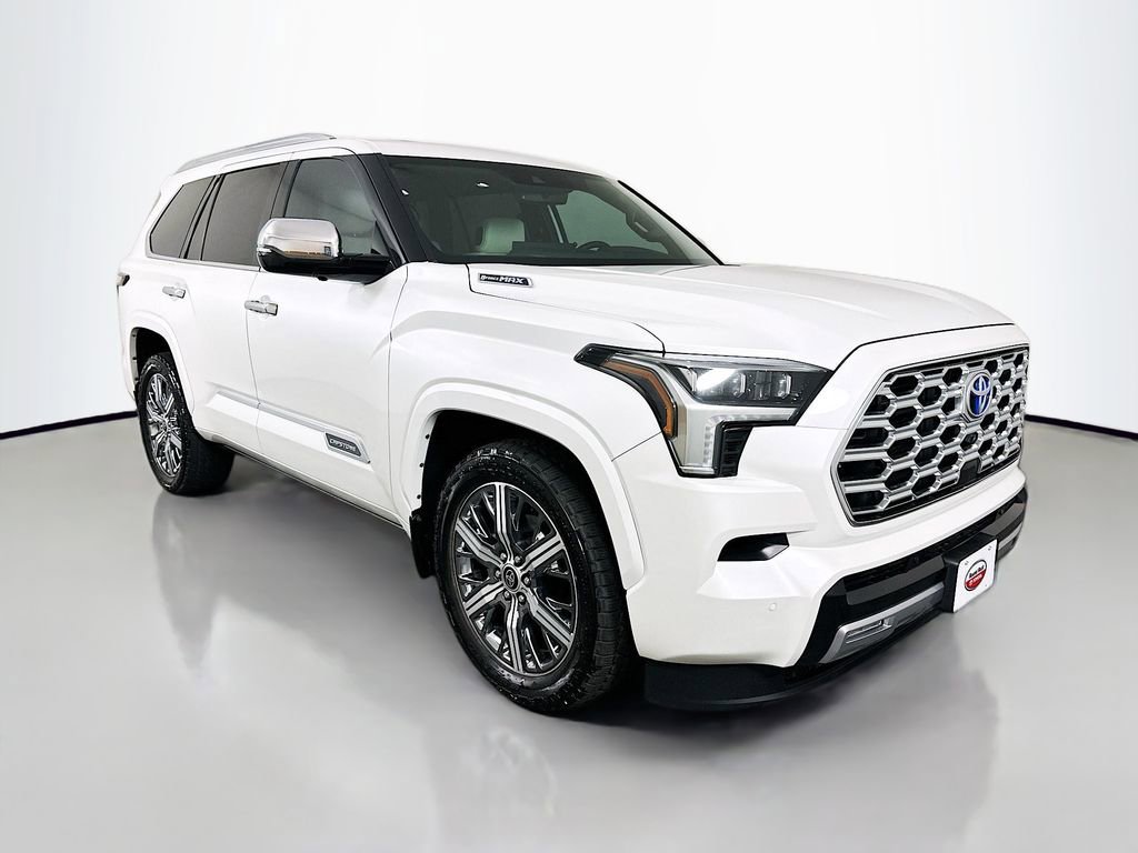 Used 2023 Toyota Sequoia Capstone image 3