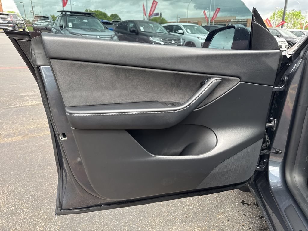 Used 2022 Tesla Model Y Performance AWD/4WD image 12