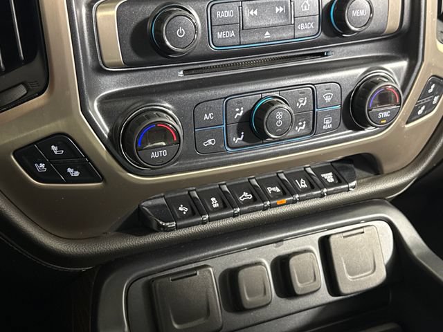 Used 2018 GMC Sierra 2500 Denali w/ Duramax Plus Package AWD/4WD image 38