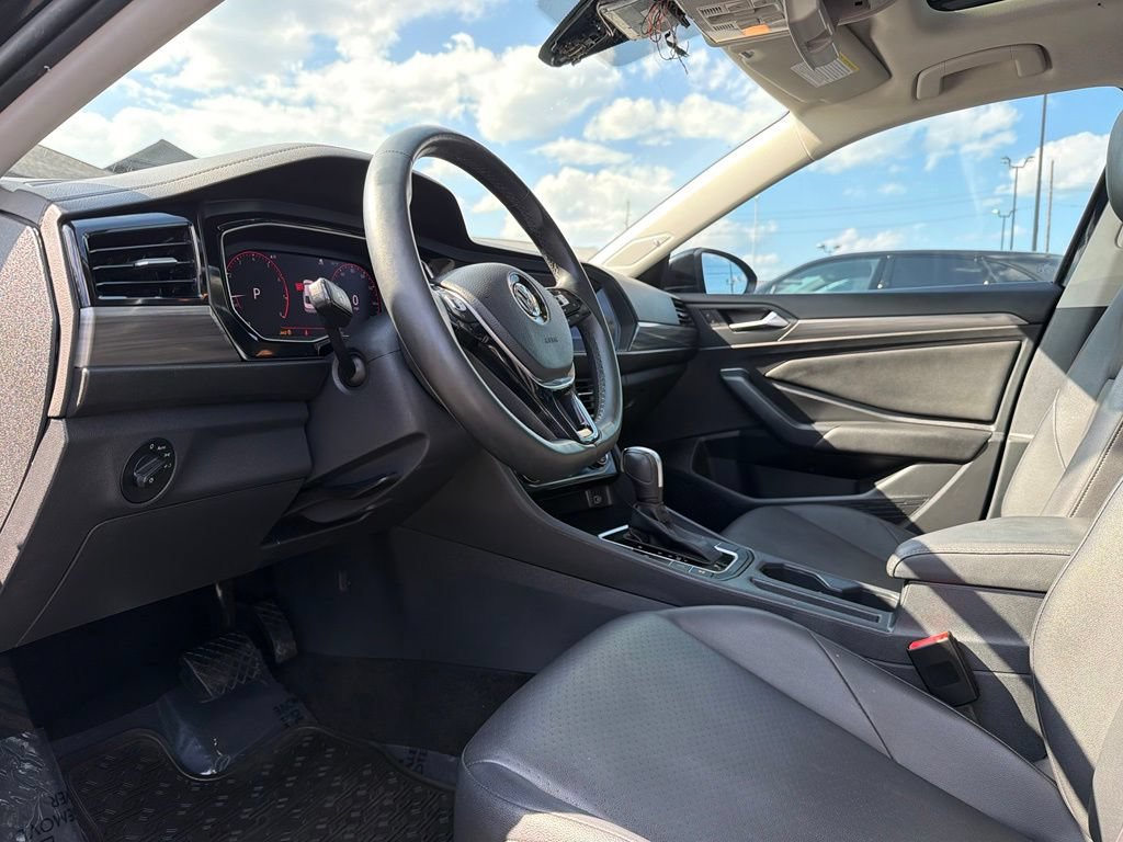 Used 2020 Volkswagen Jetta SEL FWD image 2