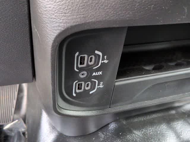 New 2026 RAM 3500 Tradesman AWD/4WD image 32