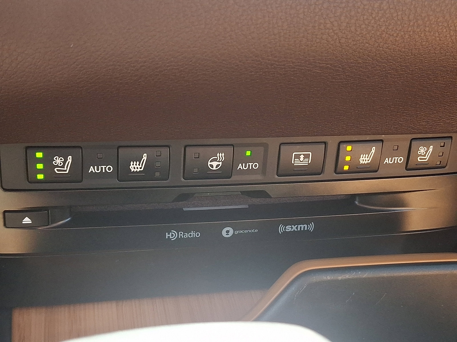 Used 2019 Lexus ES 300h w/ Luxury Package image 25