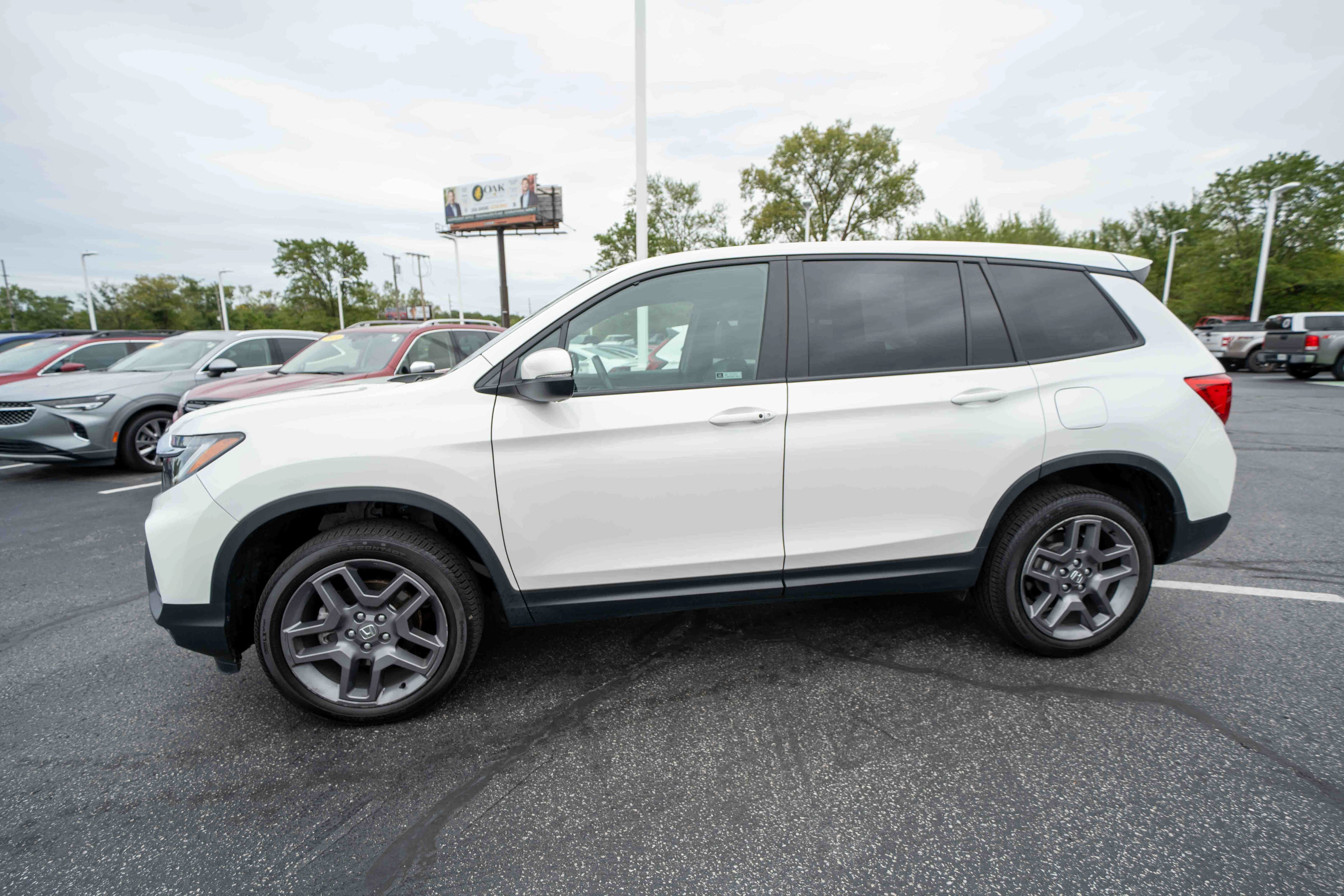 Used 2023 Honda Passport EX-L image 3