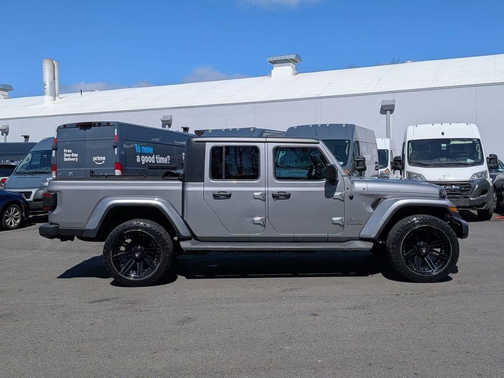 Used 2020 Jeep Gladiator Overland AWD/4WD image 2