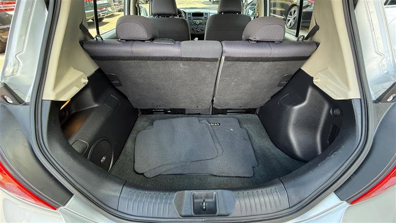 Used 2007 Nissan Versa Hatchback w/ Convenience Pkg FWD image 25