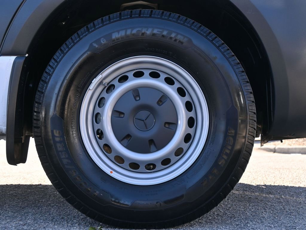 Used 2024 Mercedes-Benz Sprinter 2500 image 8