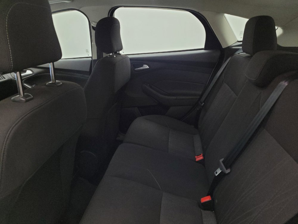 Used 2018 Ford Focus SEL w/ Cold Weather Package FWD image 18