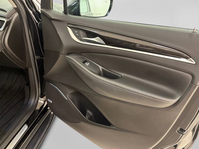 Used 2021 Buick Enclave Avenir w/ Avenir Technology Package image 15