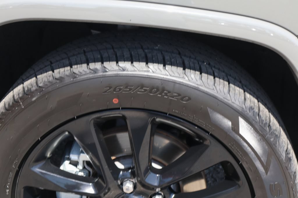 Used 2021 Jeep Grand Cherokee Laredo X RWD image 47