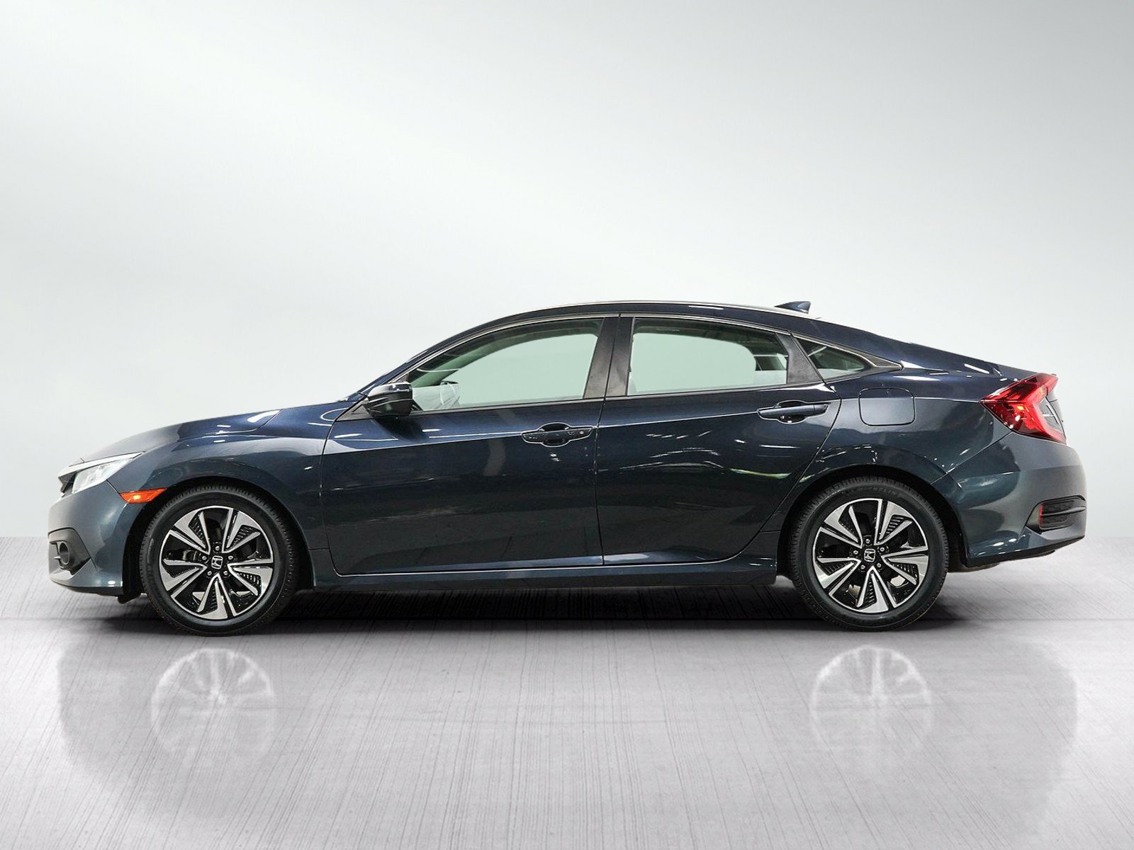 Used 2017 Honda Civic EX-L image 2