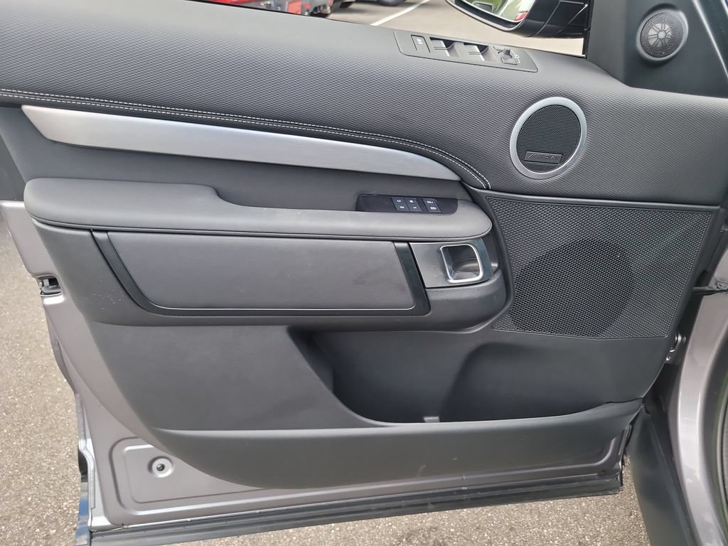 Used 2023 Land Rover Discovery S R-Dynamic AWD/4WD image 17