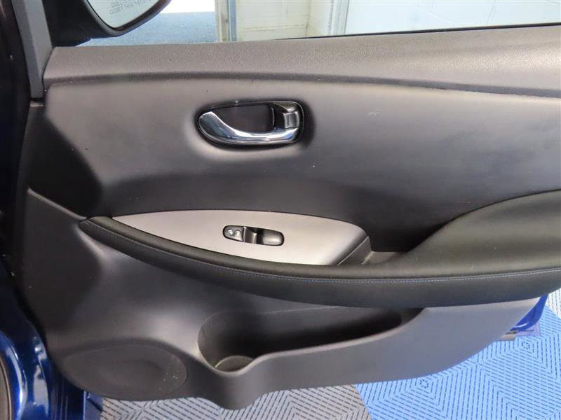 Used 2023 Nissan Leaf S image 32