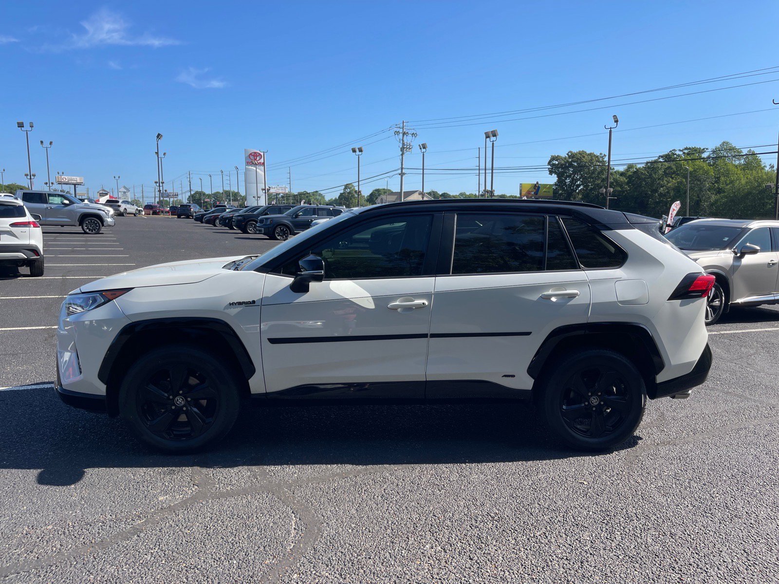 Used 2019 Toyota RAV4 XSE w/ XSE Weather Package AWD/4WD image 13