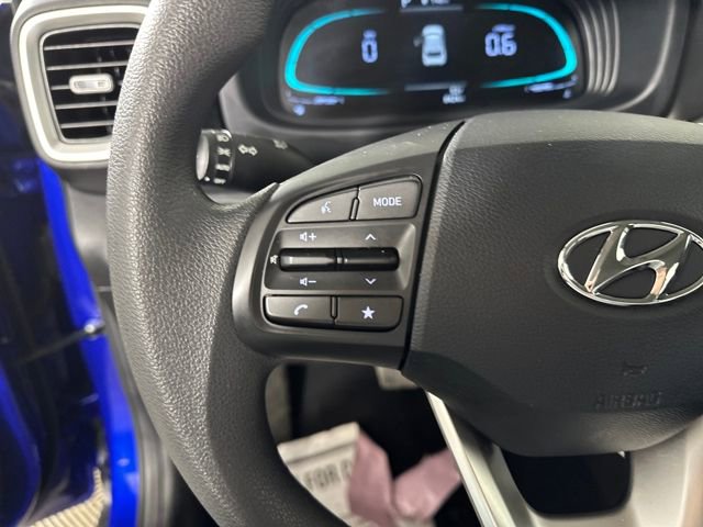 Used 2025 Hyundai Venue SE image 15