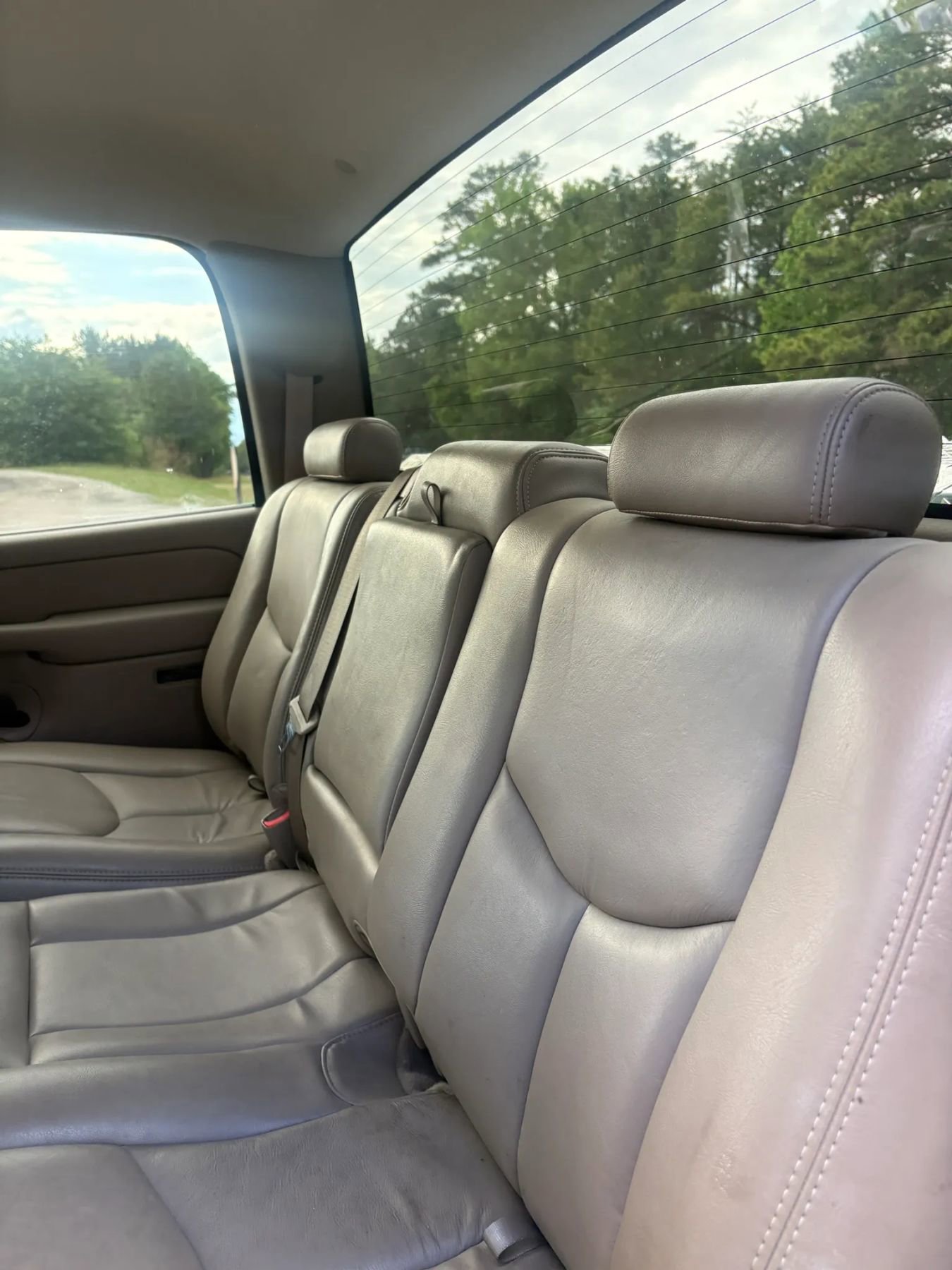 Used 2006 Chevrolet Silverado 2500 LT w/ Heavy-Duty Power Package AWD/4WD image 17