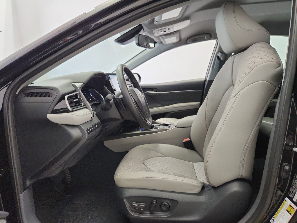 Used 2024 Toyota Camry XSE w/ Navigation Package FWD image 6