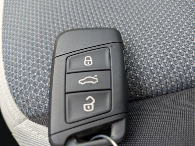 Certified 2025 Volkswagen Taos S AWD/4WD image 31