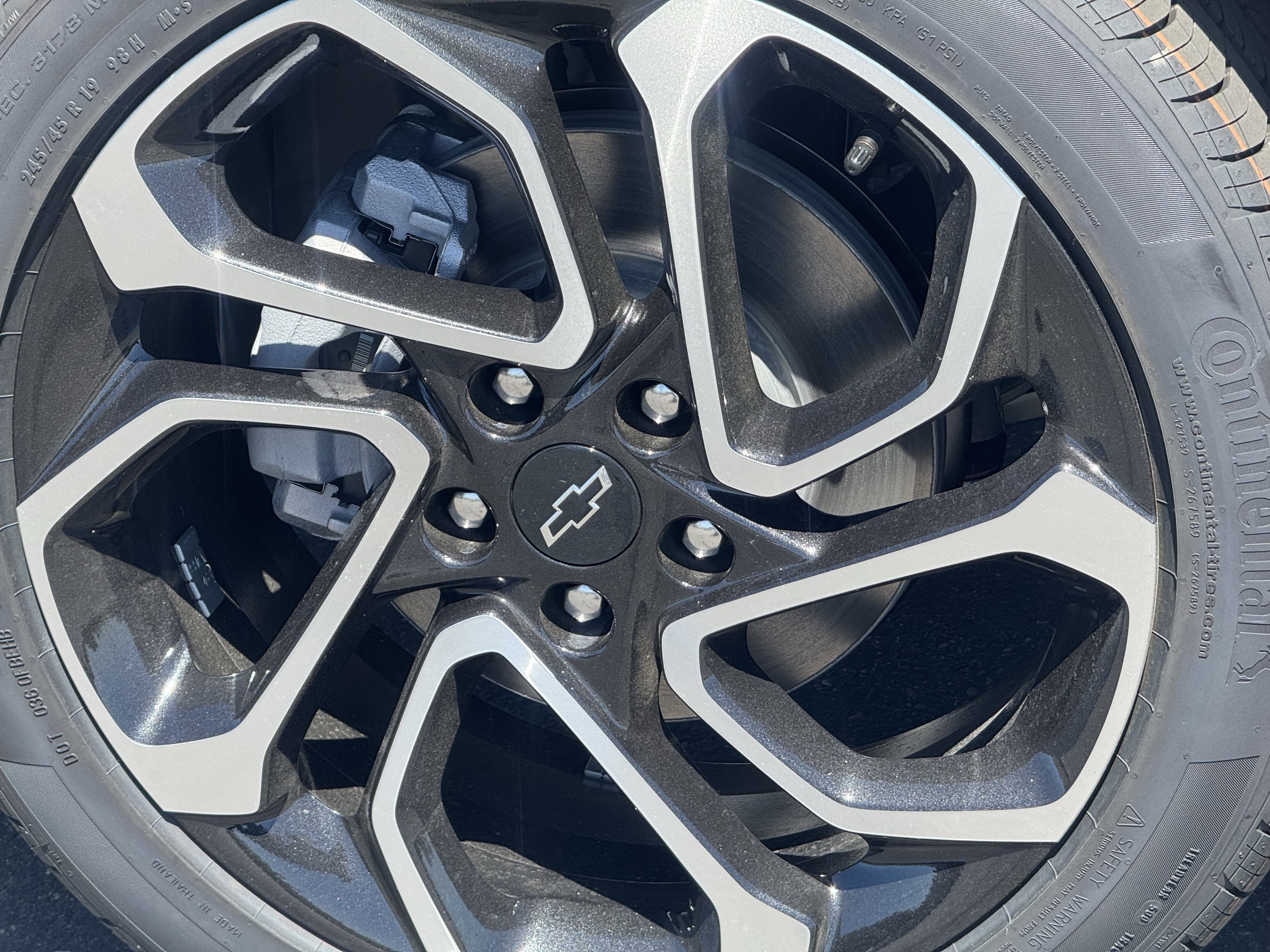 New 2026 Chevrolet Trax RS w/ Sunroof Package FWD image 9