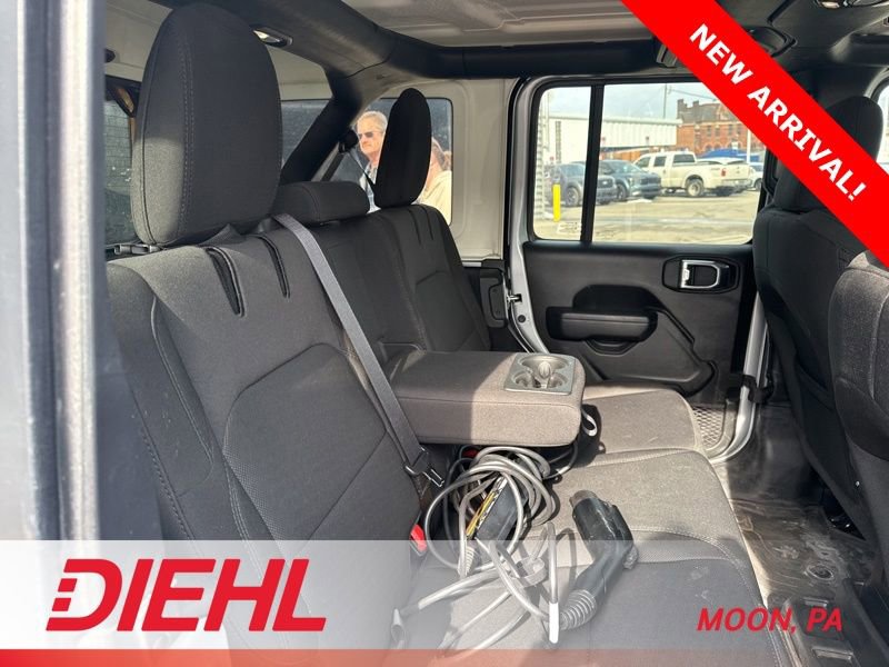 Used 2023 Jeep Wrangler Unlimited w/ Cold Weather Group AWD/4WD image 8