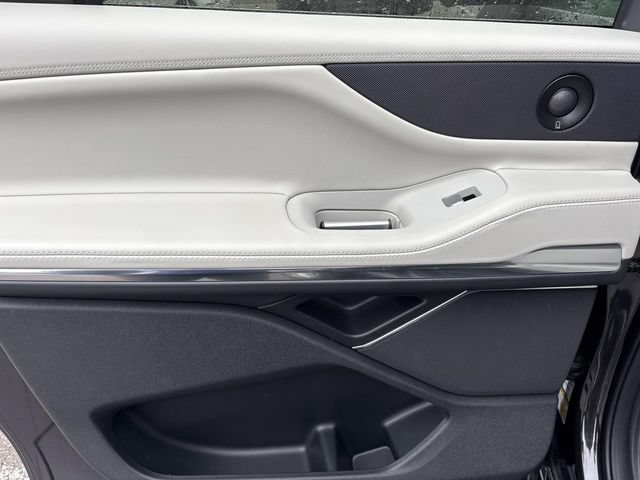 New 2026 Lincoln Navigator L Premier AWD/4WD image 20