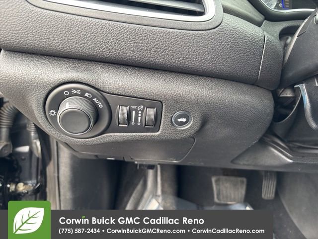 Used 2017 Chrysler 200 Limited Platinum w/ Comfort & Convenience Group image 13