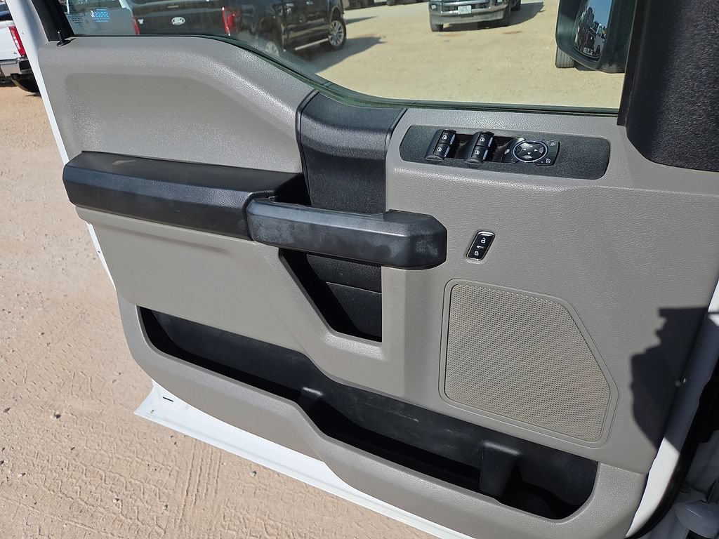 Used 2017 Ford F550 4x4 SuperCab Super Duty image 19