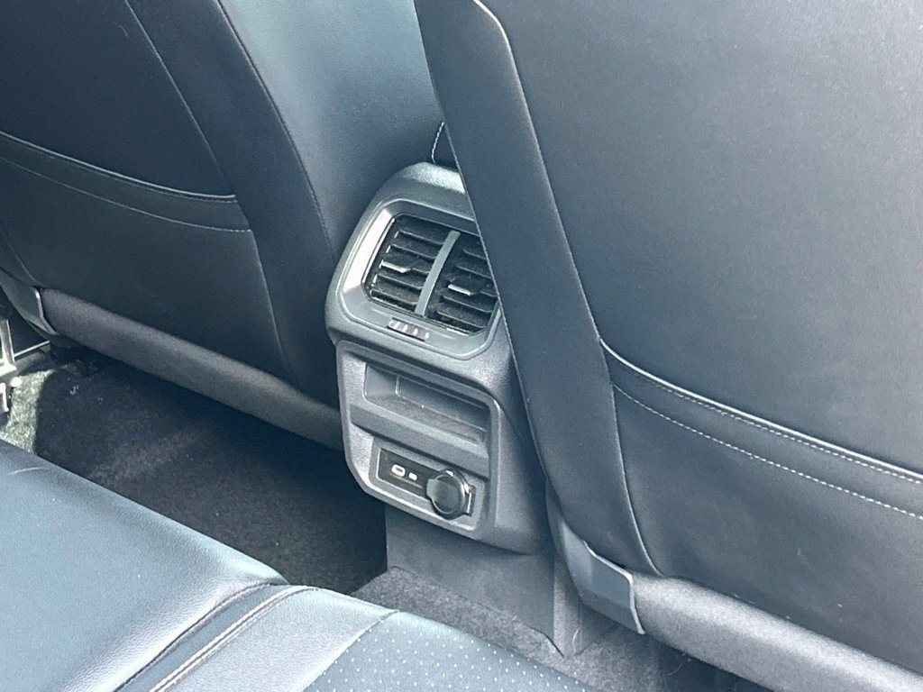 Used 2021 Volkswagen Tiguan SE FWD image 47